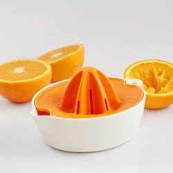Соковыжималка FISKARS Functional Form Fruit juicer FF 1016125 белый/оранжевый