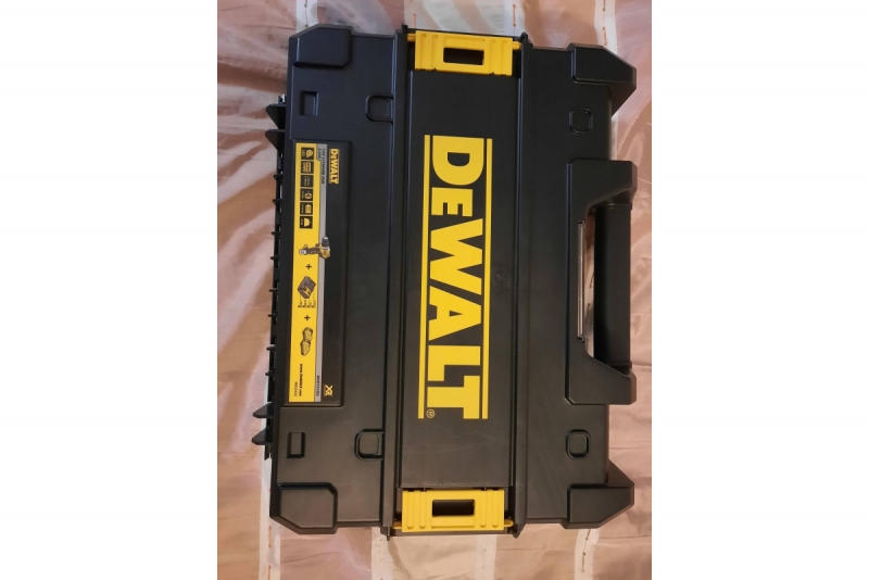 Компактная дрель-шуруповерт DEWALT 12 В XR DCD701D2-QW