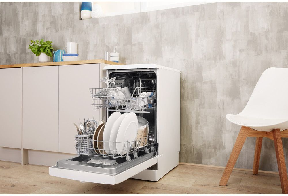 Посудомоечная машина Indesit DSFE 1B10 A белый (869991555030)