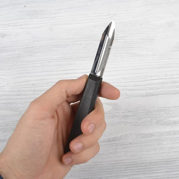 Нож кухонный Victorinox Swiss Classic (5.0103) стальной для овощей прямая заточка черный
