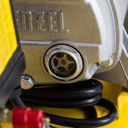 Воздушный компрессор DENZEL DKV2200/100,Х-PRO 2.2 кВт, 400 л/мин, 100л 58079