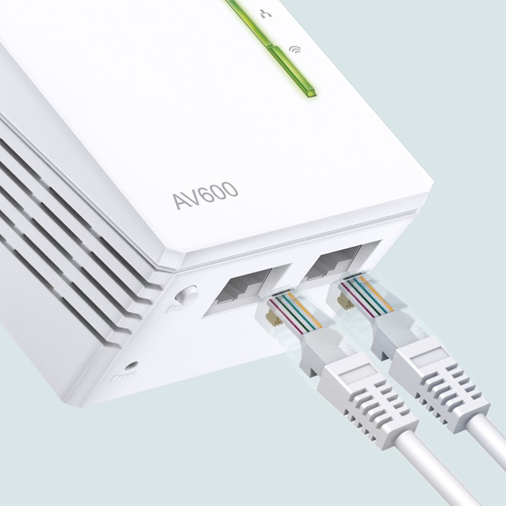 Сетевой адаптер Powerline TP-Link TL-WPA4220 AV600 Fast Ethernet, белый