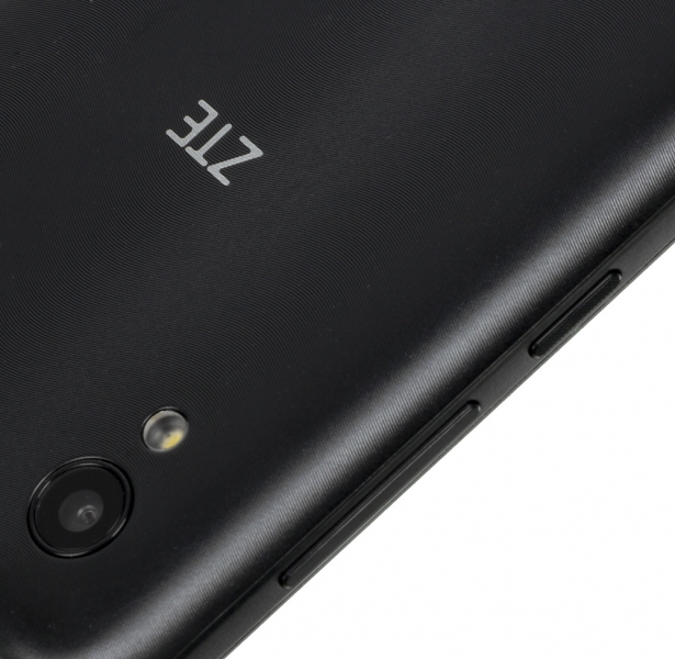 Смартфон ZTE Blade L8 1/32Gb, черный